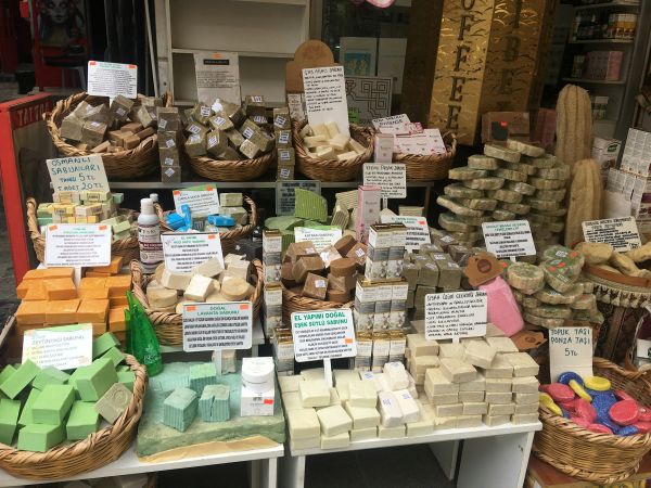 Découvrez la savonnerie de Nyons : héritage et excellence depuis 1591