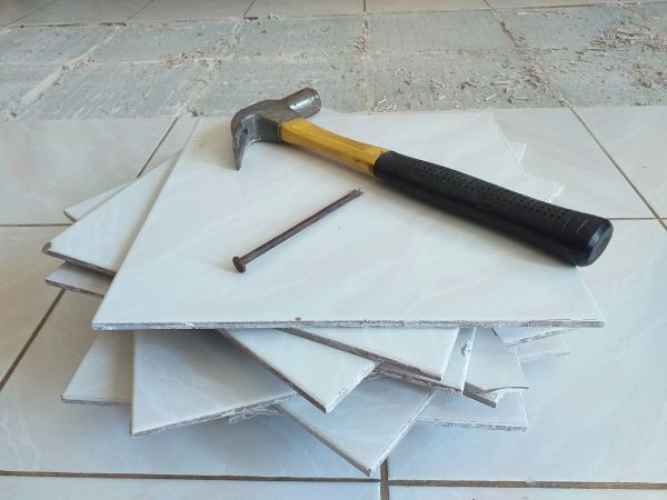 Façonnage du carrelage : pourquoi confier cela à un spécialiste ?