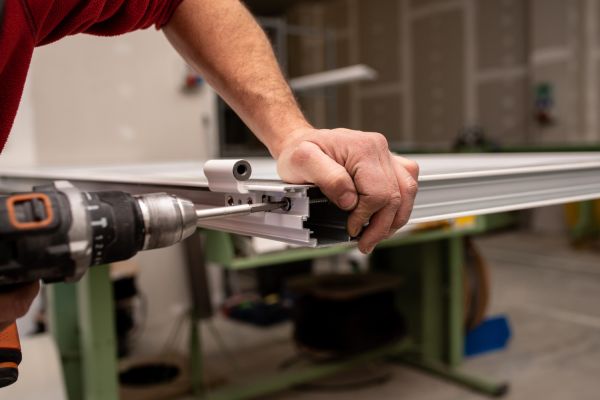 Quels sont les services offerts par une boutique de réparation de volets roulants ?